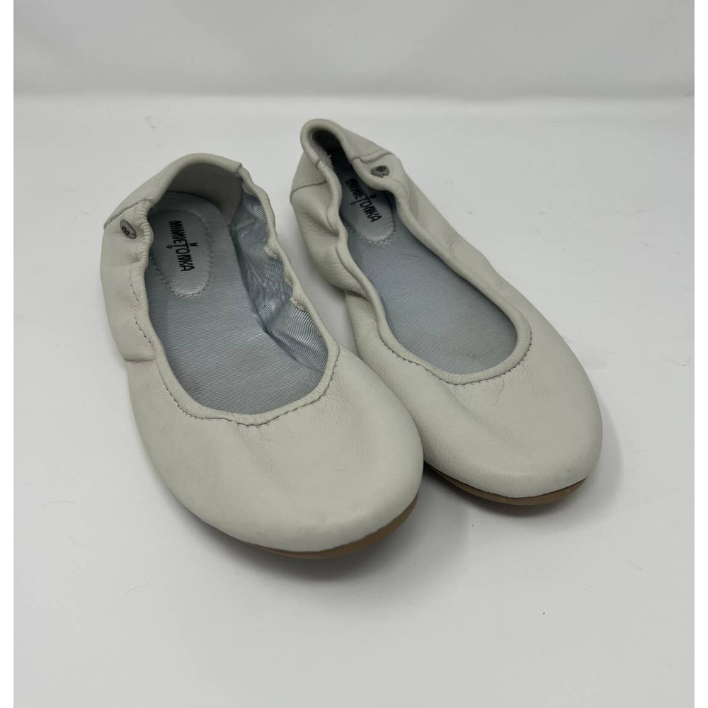 Minnetonka Anna Ballet Flat Creamy White 8 Leather EUC Shoes - Picture 3 of 5